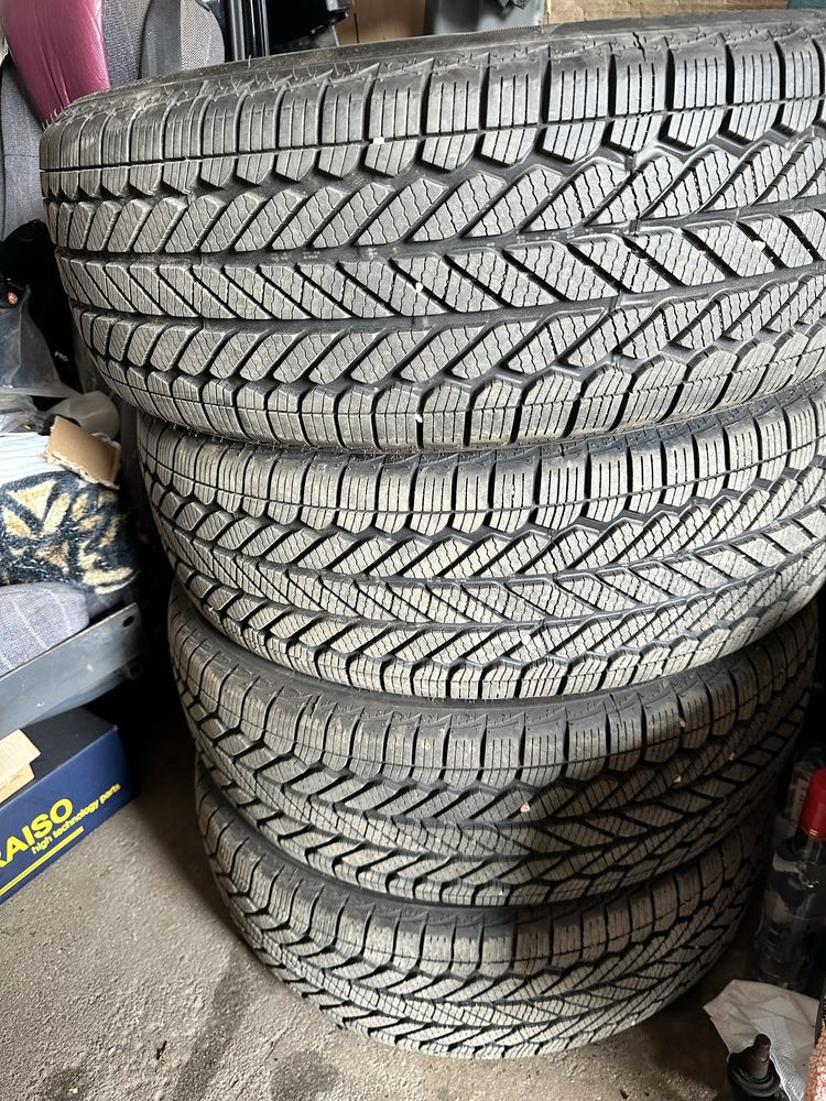 Всесезонна резина Bridgestone 235.60 r18