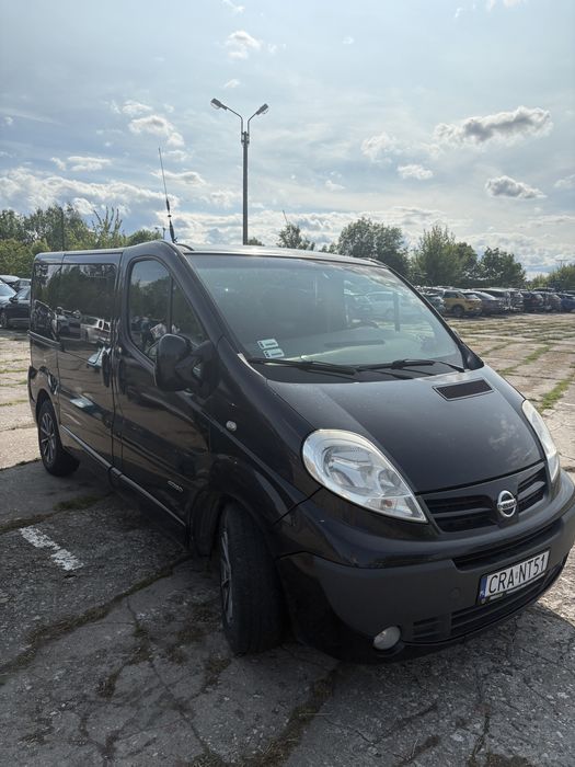 Nissan Primastar.2.5 silnik 180 koni 7 miejsc
