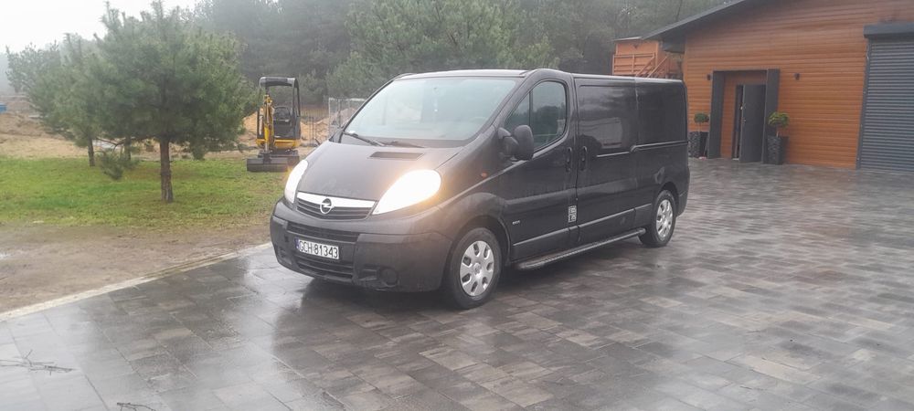 Wynajem busa wypożyczalnia samochodu dostawczego  vivaro AUTOMAT ! 24H