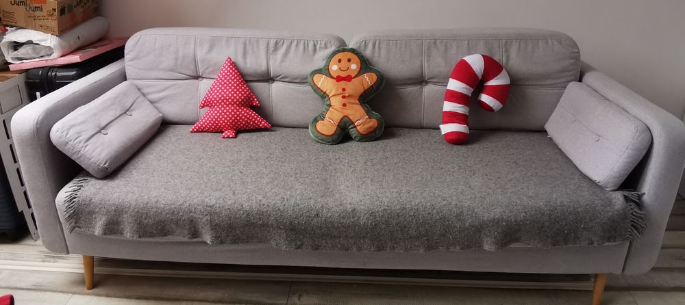 Szara sofa kanapa z funkcją spania Cornet II Lux z Black Red White