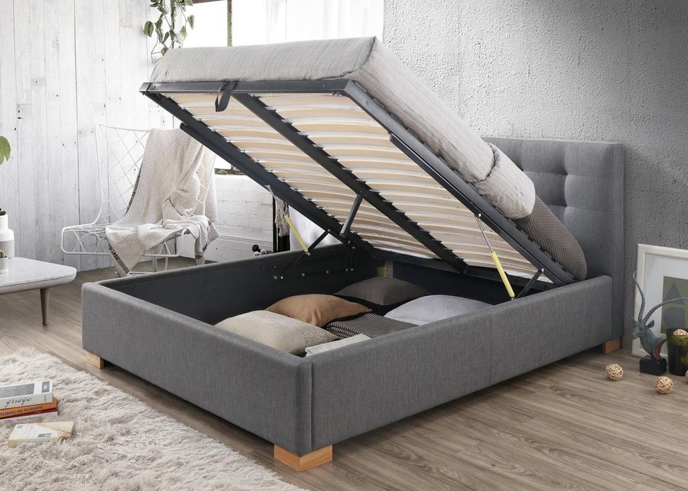 Ліжко на замовлення та професійний ремонт м’яких  меблів у Львові