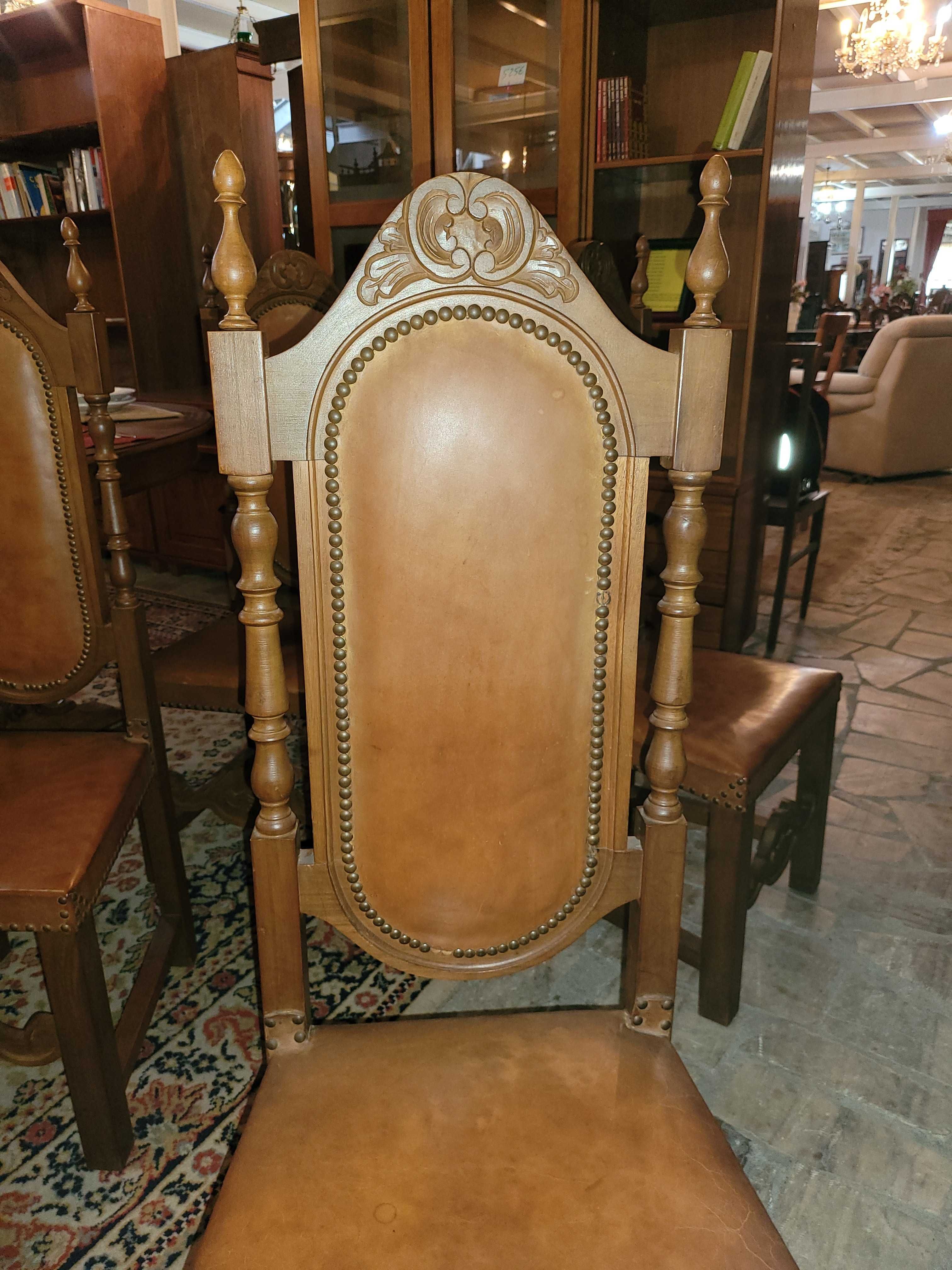 Cadeiras de sala em madeira e couro - bom estado geral - Valor unitá