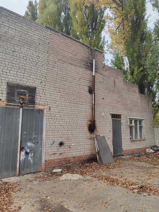 Продам   Комерцiйне виробничо складське примiщення   вул.Дрозда 7