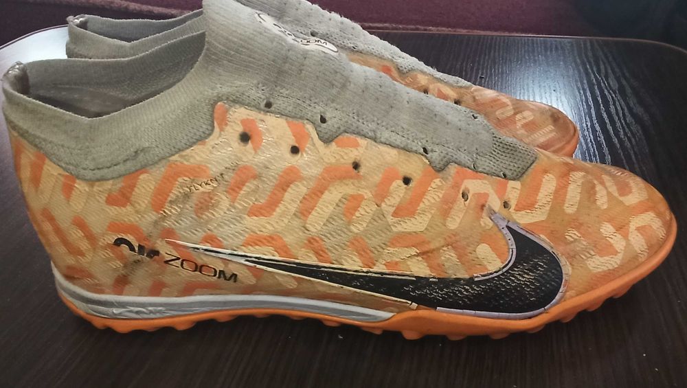 Сороконіжки  Nike Air Zoom Mercurial Superfly