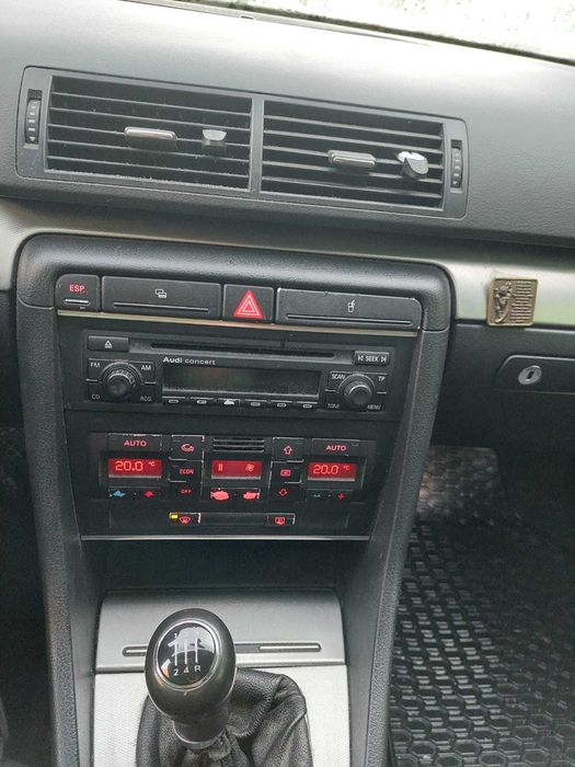 Audi A4  1,8  163 kM