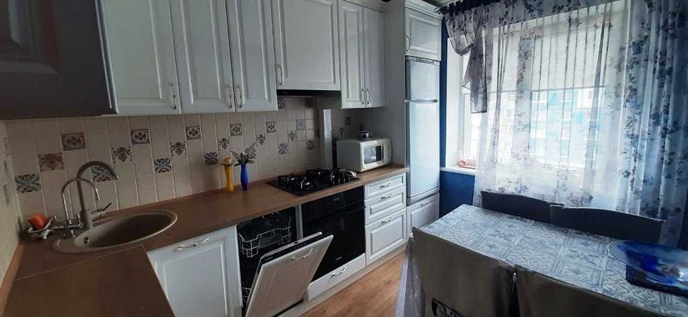 Продам, 3 к квартира, Лівобережний - 3, пр. Мира
