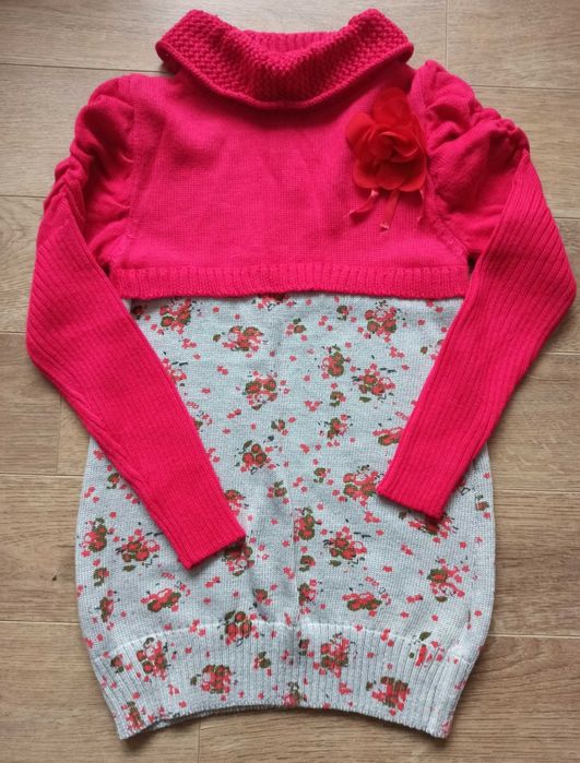 Свитер-туника на девочку, новый, без бирки.