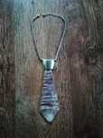 Wisiorek metalowy krawat