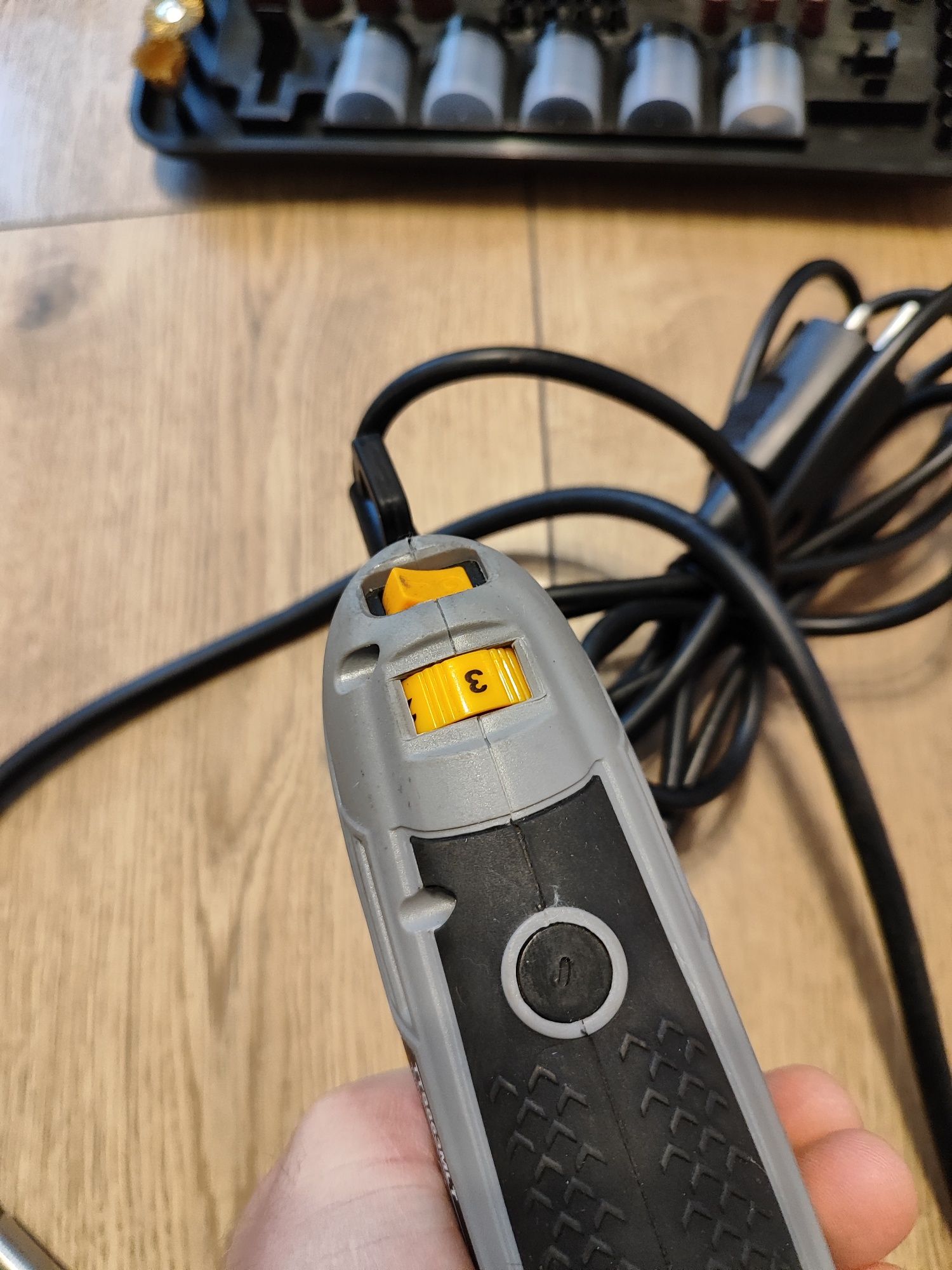 Mini szlifierka Titan 130wat + zestaw akcesoriów