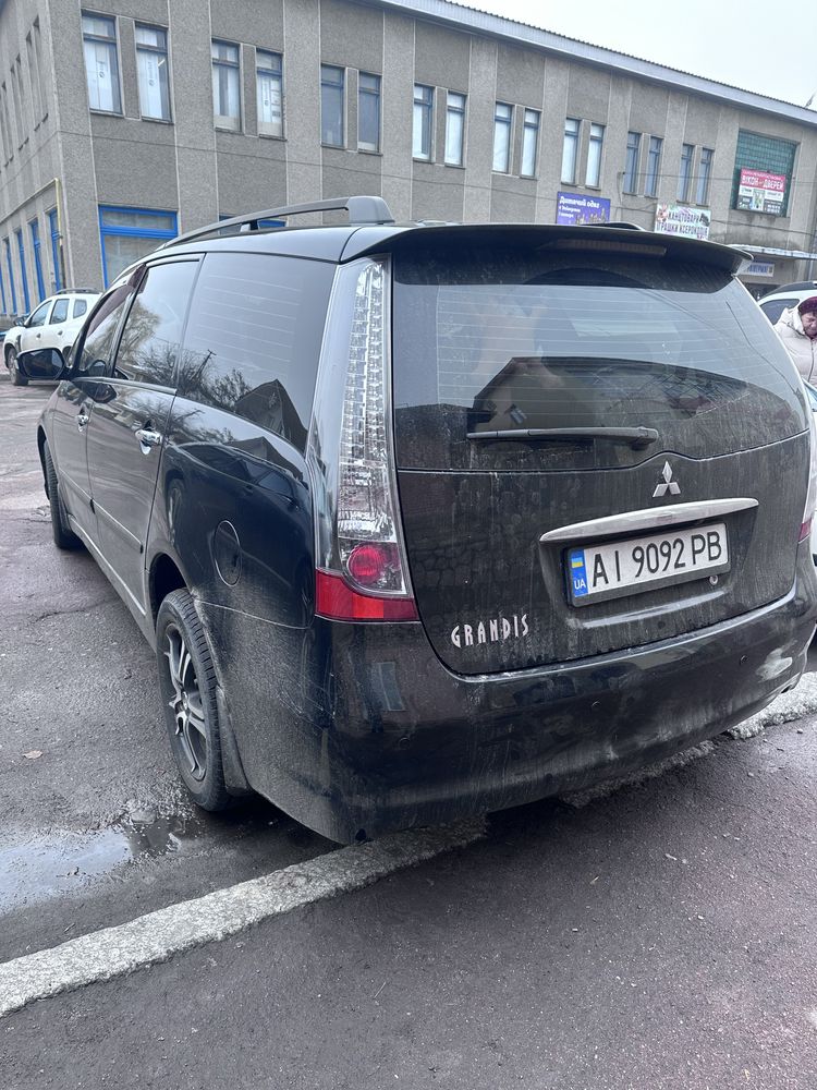 Міцубісі грандіс