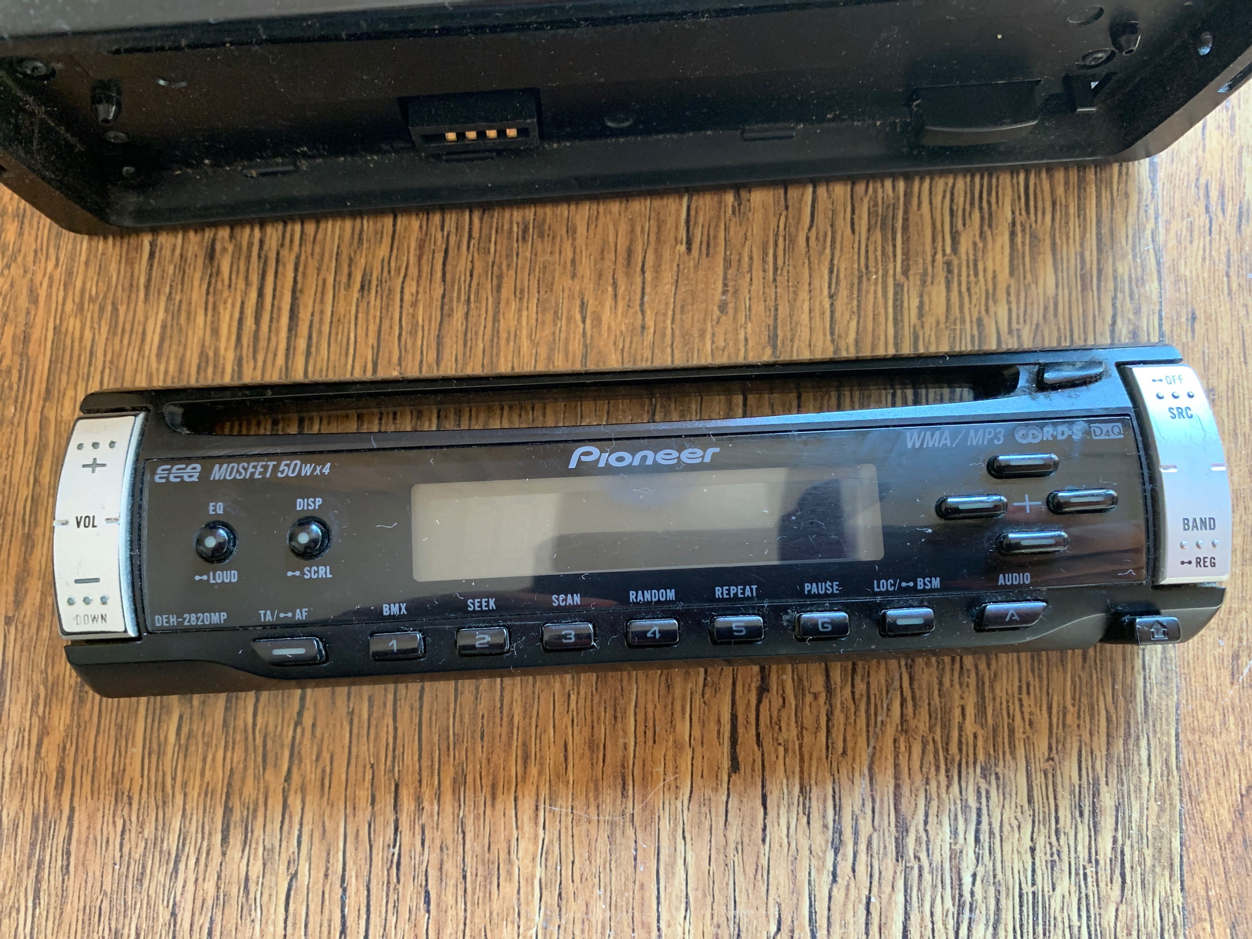 Radioodtwarzacz CD/WMA/MP3/WAV z tunerem RDS