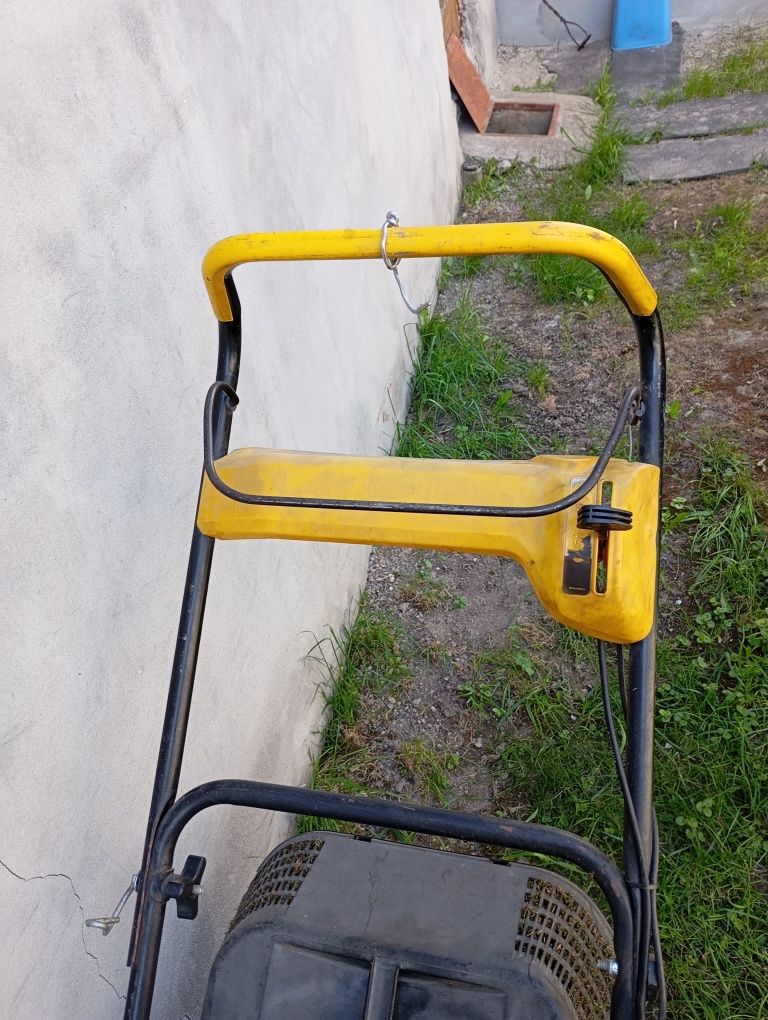 Продам запчастини до газонокосарки