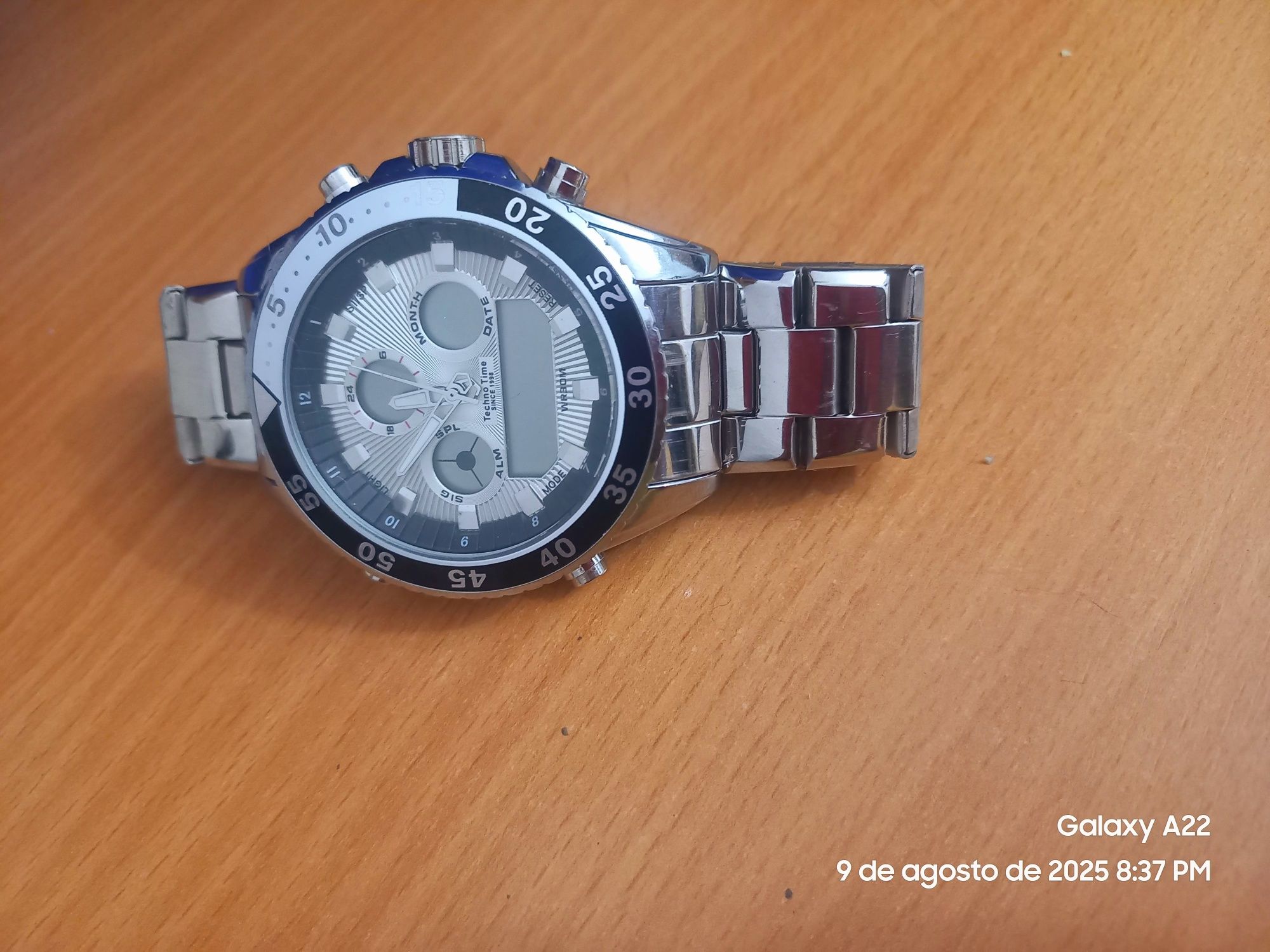 Relógio techno time usado falta bateria