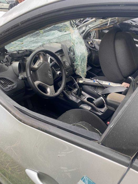 Продам Hundai ix35 2.0 бензин механіка, після дтп, не на ходу.