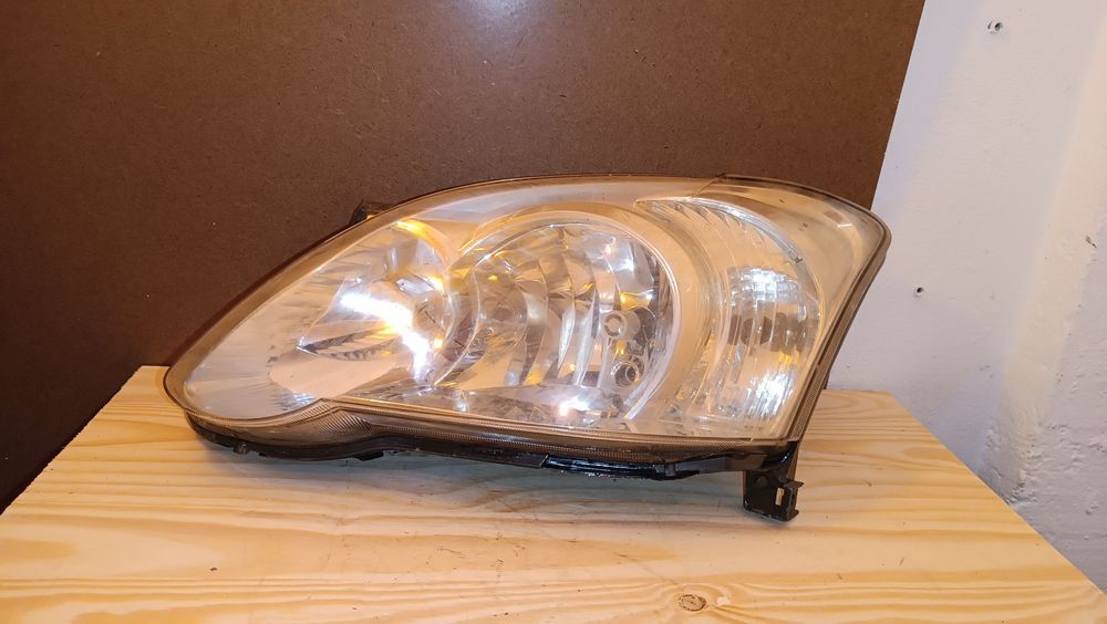Vendo farol esquerdo de Toyota Corolla ano 2000/08