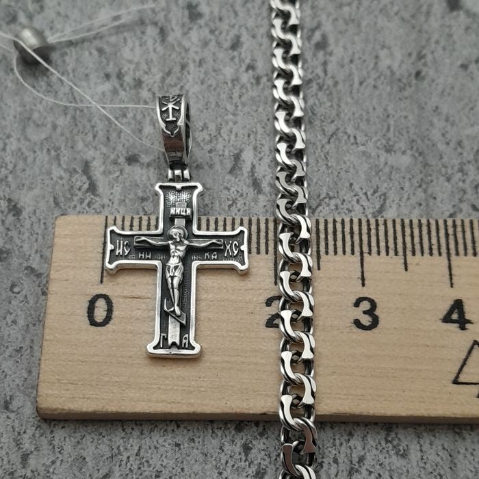 Срібний ланцюжок і хрестик. Серебряная цепочка и крестик.