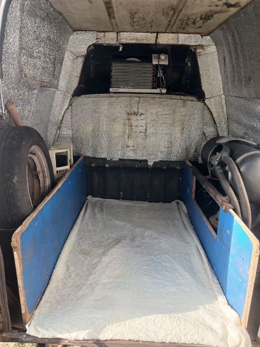 Продам Таврию 1.2 холодильник