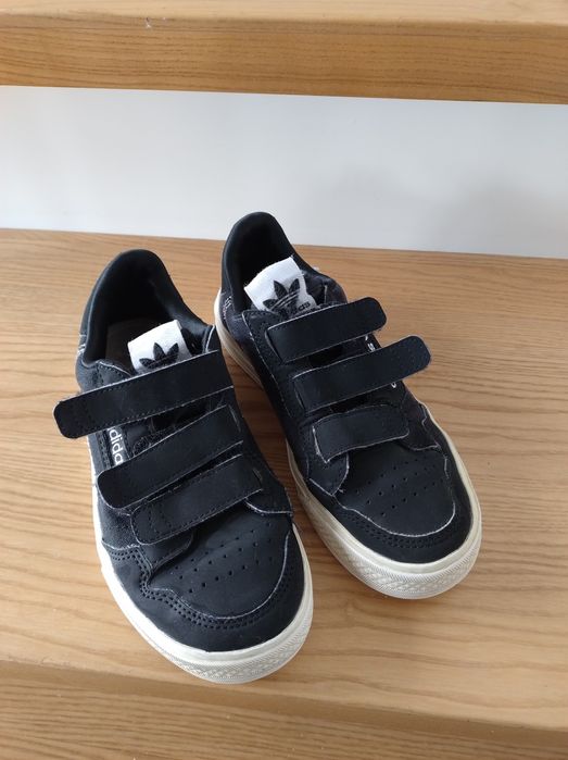 Czarne trampki Adidas 33 na rzepy biała podeszwa