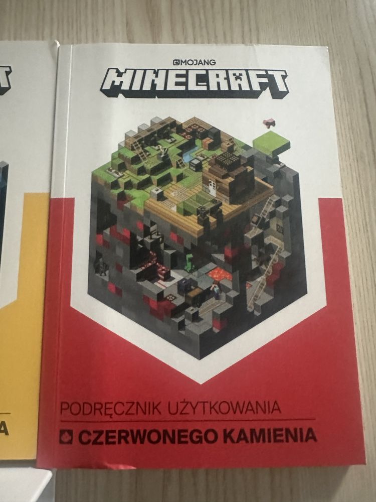 Minecraft-zestaw czterech podręczników.