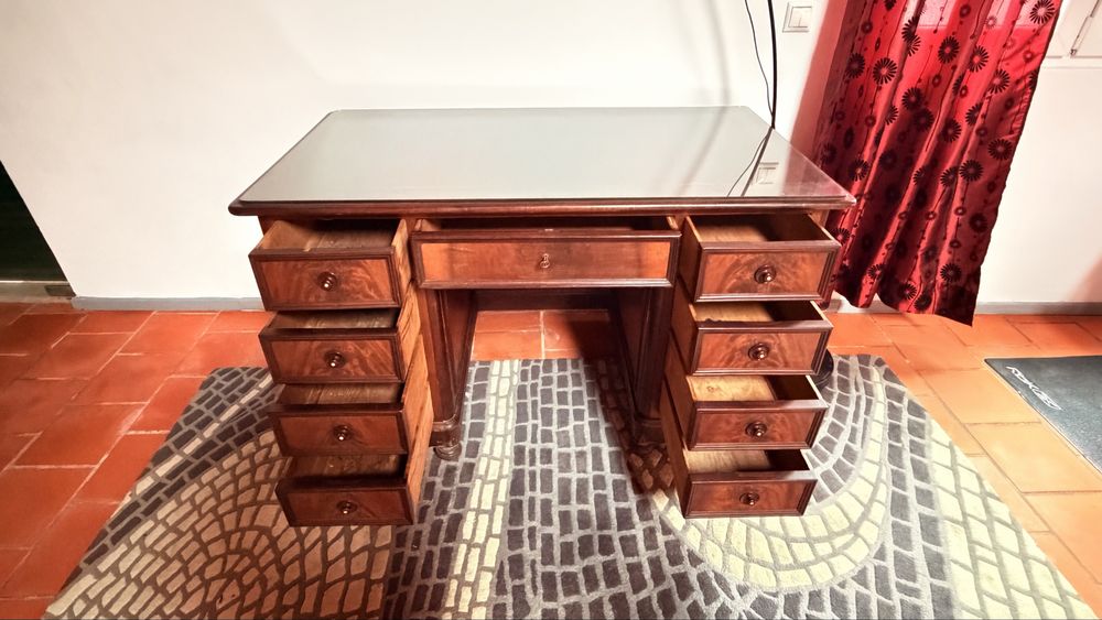 Secretaria de madeira antiga