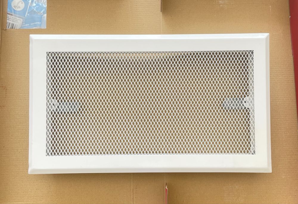 Typowa kratka kominkowa 16 x 32 biała
