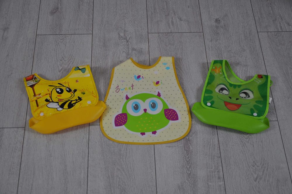 Zestaw 3 śliniaków wodoodpornych odpinana miseczka 3 szt