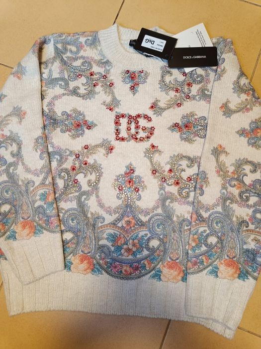 Дуже  гарний і теплий жіночий  светр