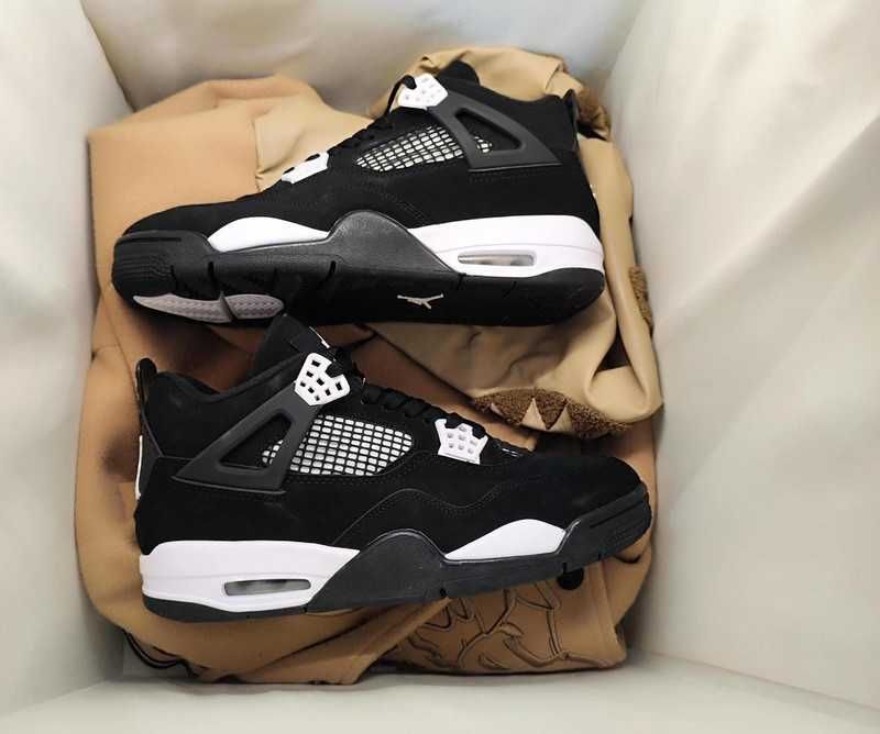 Buty meskie Mokasyny Jordan_4_White_Thunder R.39