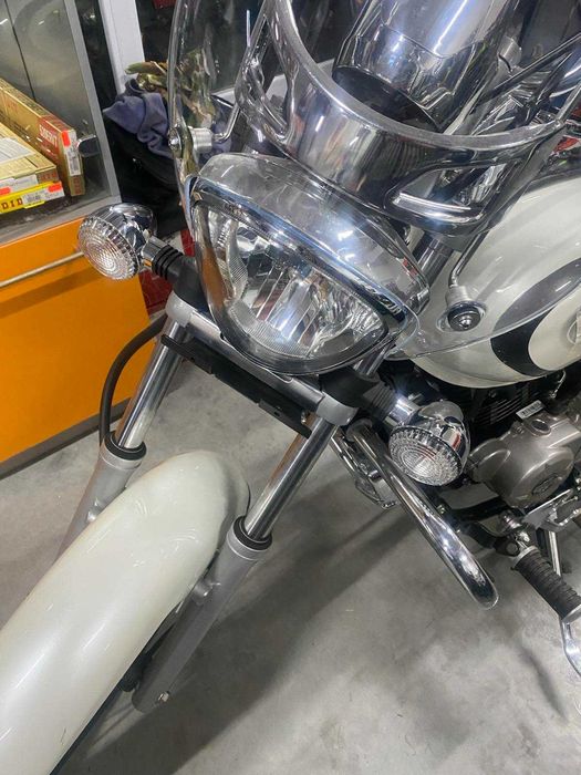 Bajaj Avenger strit cruiser 220 новий