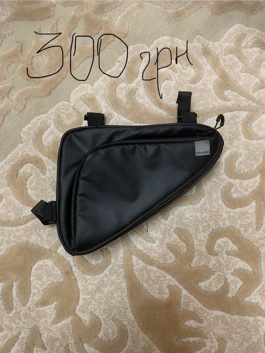 Велосумка, велоліхтар, тримач для телефона на руль