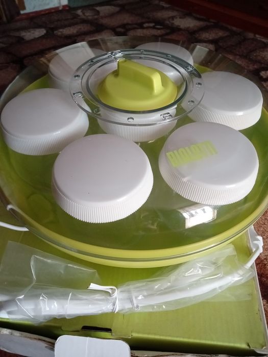 Продається йогуртниця