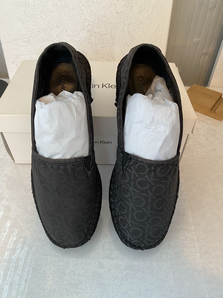 Продам чоловічі оригінальні еспадрильї ввідомого бренду Calvin Klein.