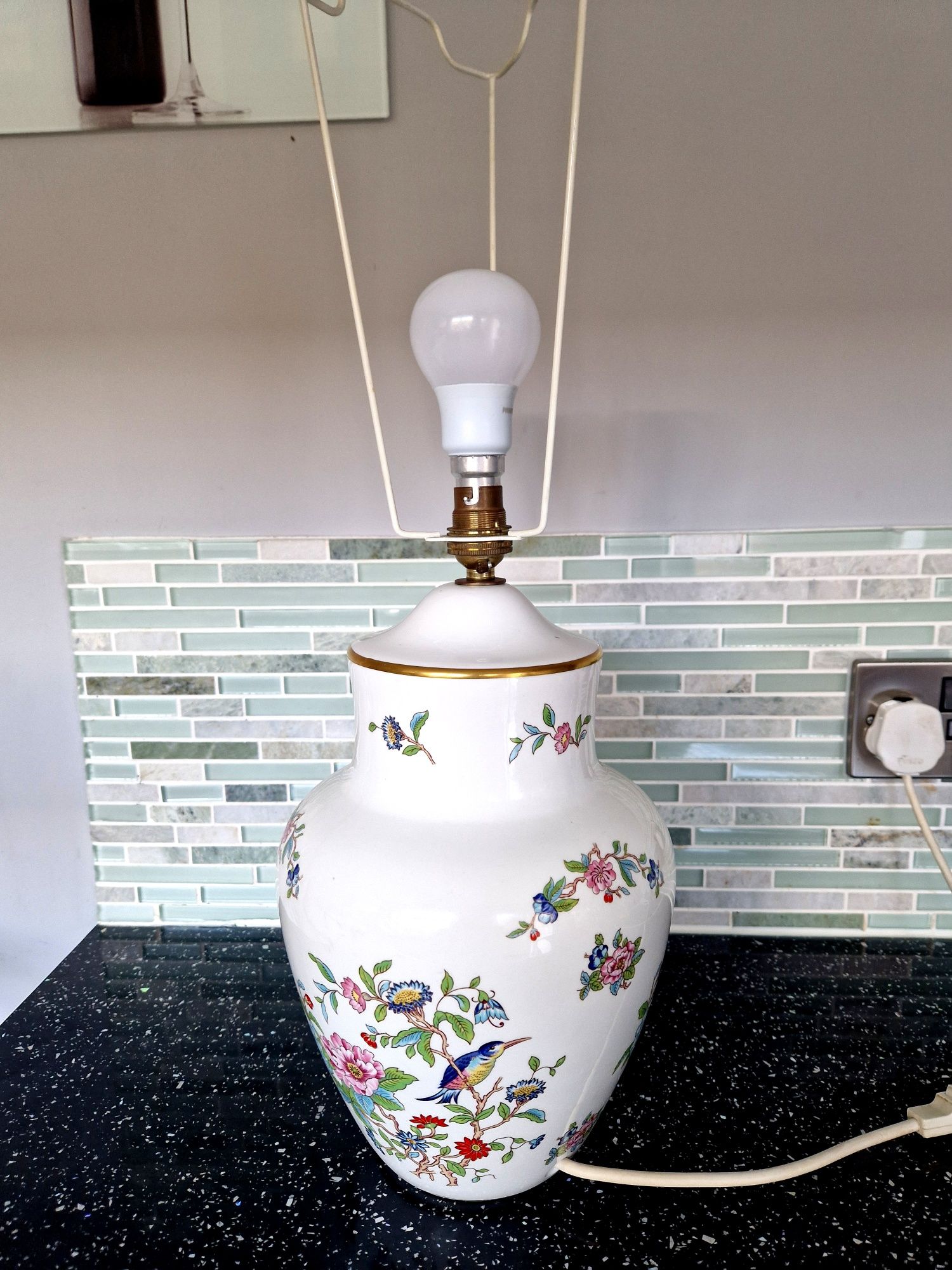 Porcelanowa lampa Aynsley