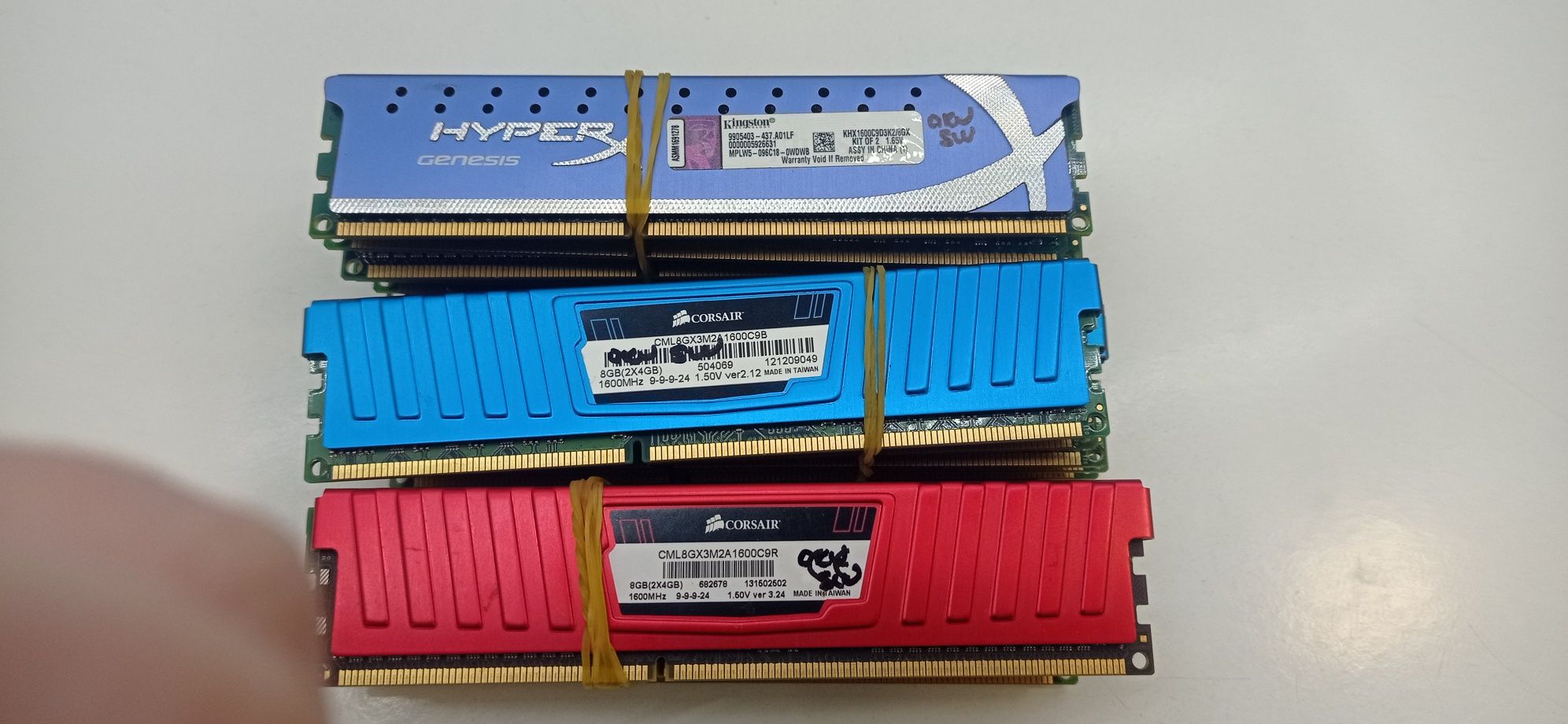 Оперативна пам'ять DDR3 4GB 1333/1600 MHz DIMM для комп'ютера