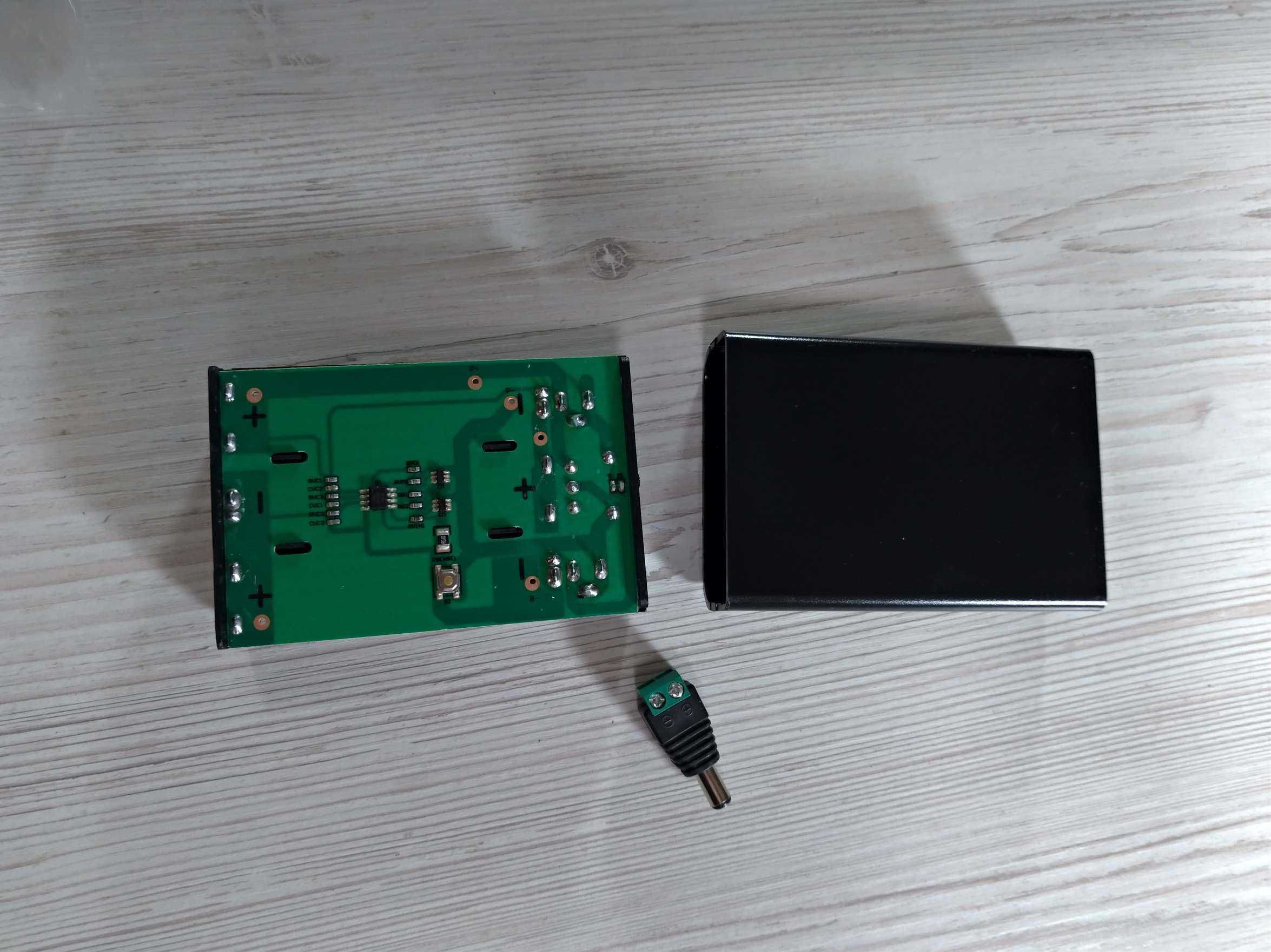 UPS powerbank ИБП 12V 3 на 18650 для камер, роутера, ONU