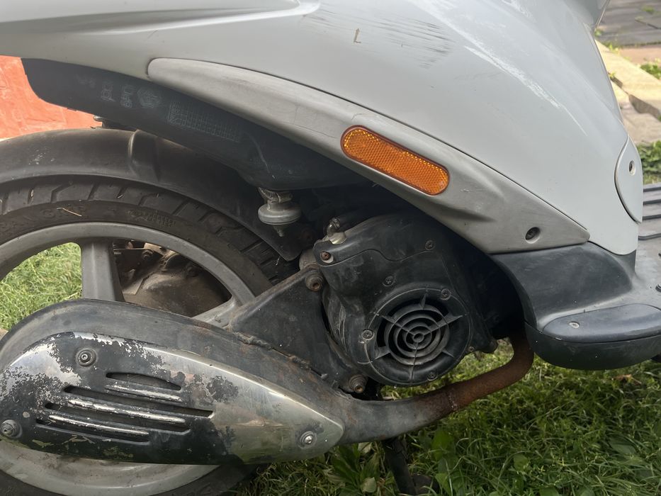 Скутер PIAGGIO білий