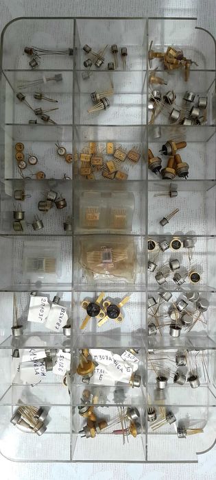 Для продажу різні радіодеталі: ТРАНЗИСТОРИ,МІКРОСХЕМИ,ДІОДИ і тд..