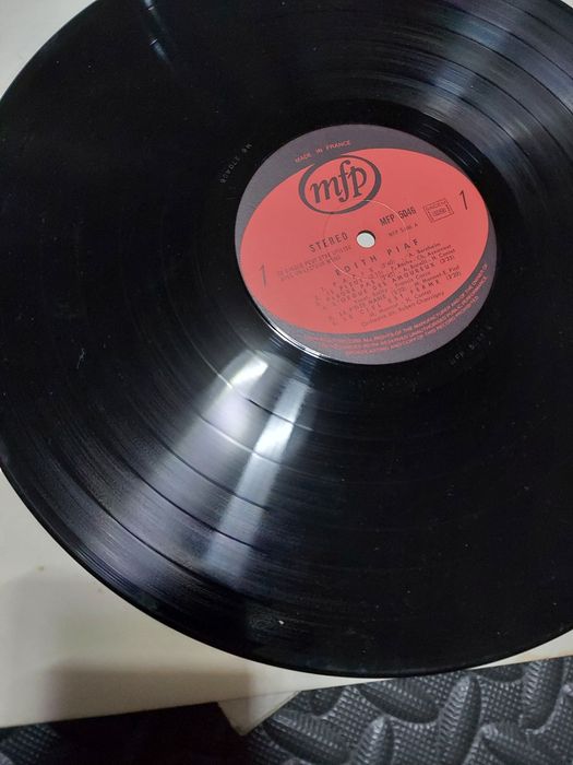 płyta winyl  Edith Piaf beż rys