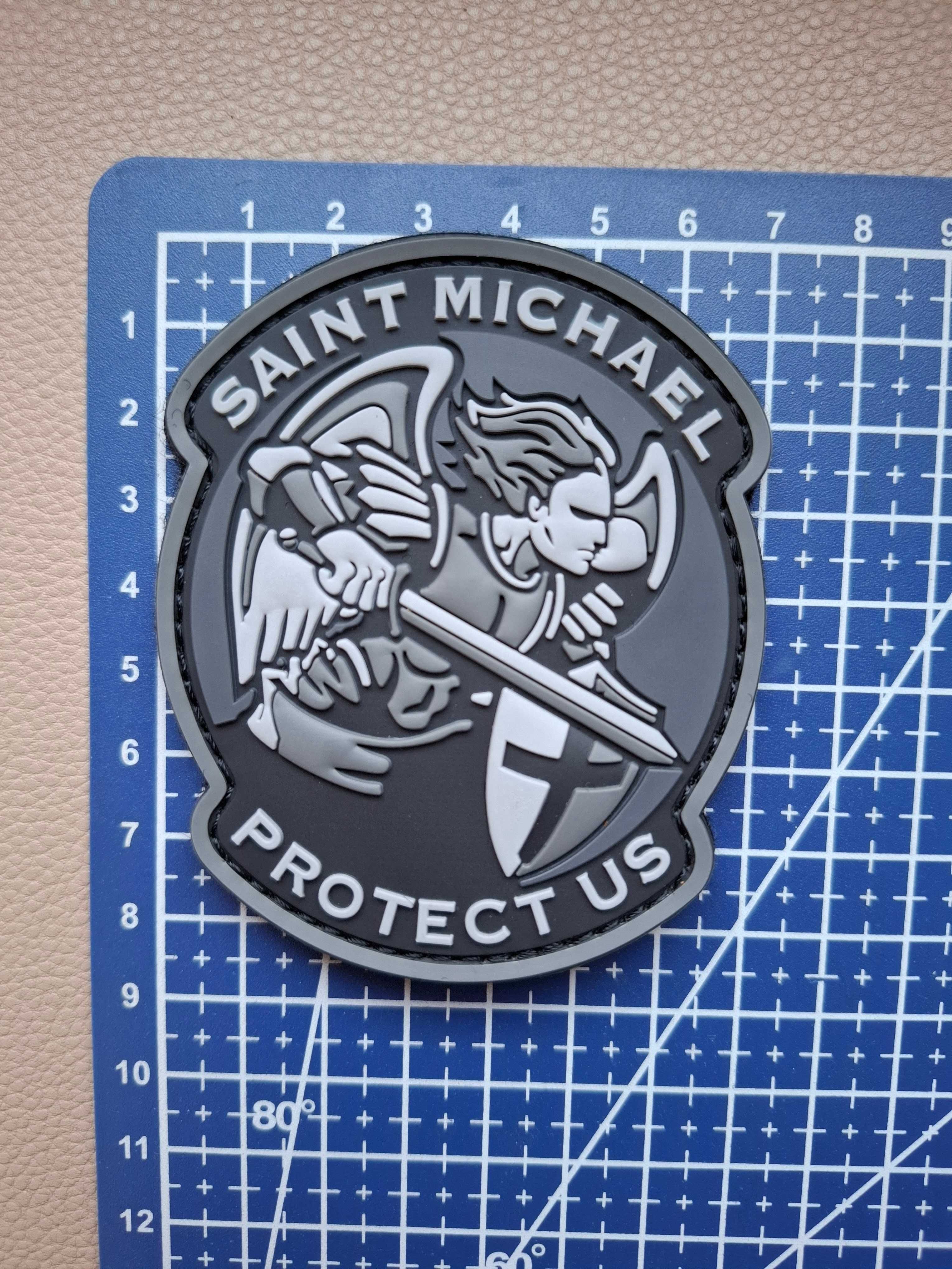 Zestaw dwóch naszywek Saint Michael Protect Us PVC