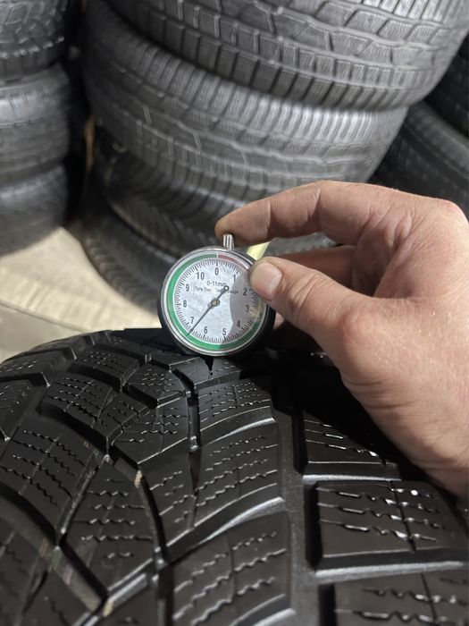 ВШ32 зимові шини 215/60 r17 goodyear резина р17