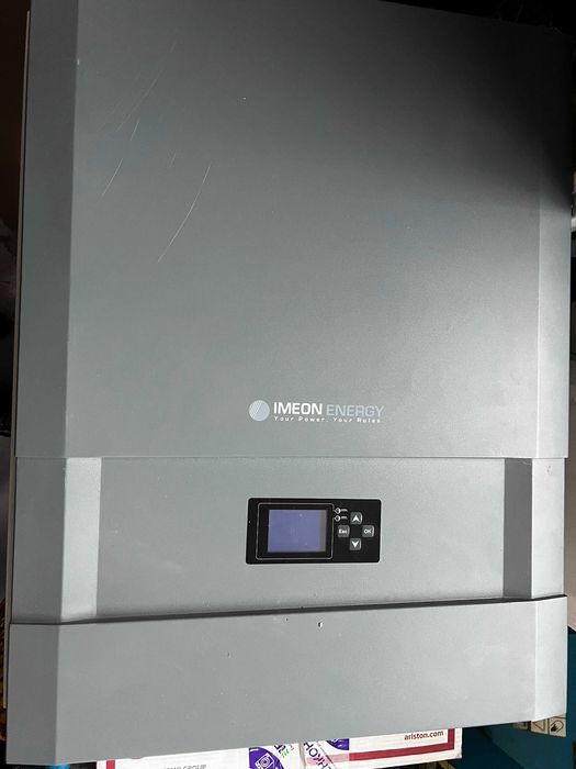 Гібридний інвертор IMEON 9.12