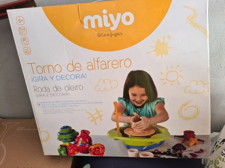 mesa de oleiro criança