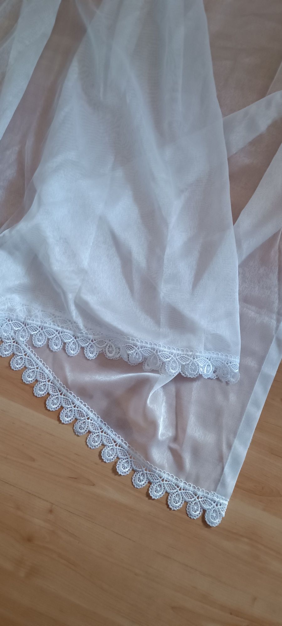 Firana biała ładna gładka długa na duże okno 230 cm długość