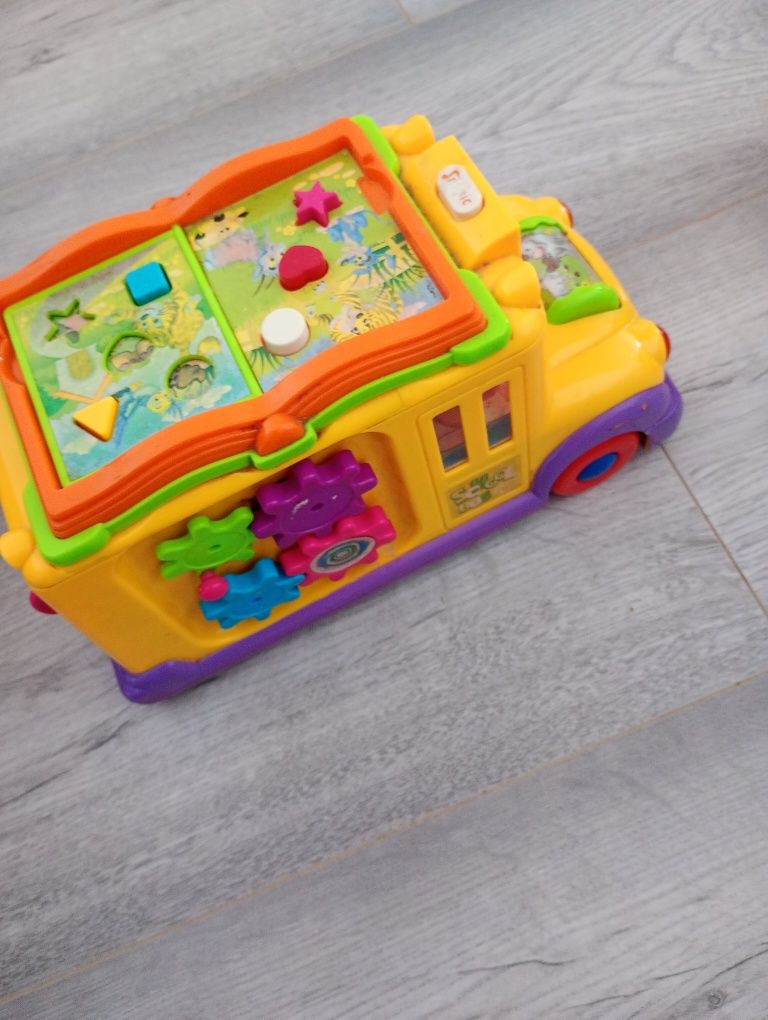 Zabawki interaktywne plus puzzle