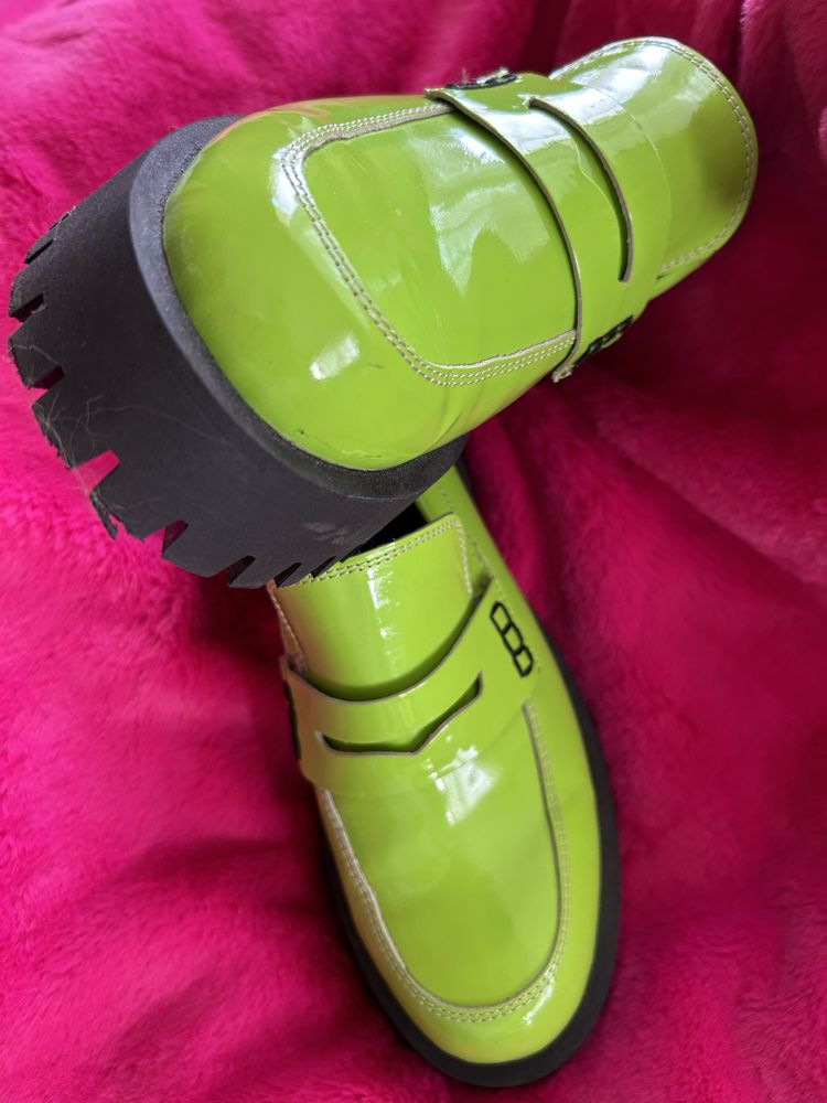 Sapatos em pele