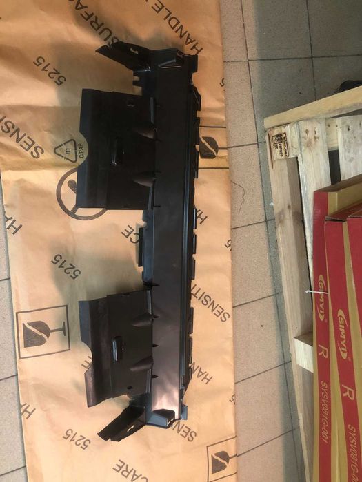 Капот Ауді Q7 4M ауді  ку7 4м капот петля петли замок