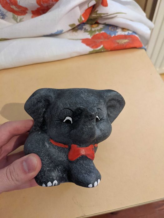 Ceramiczny kochany słonik skarbonka na szczęście