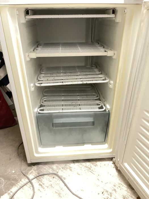 Frigorifico combinado marca jocel ecologico a funcionar bem 79euros