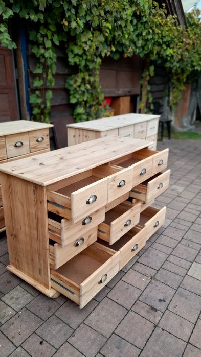 Drewniana komoda-apteczna-przeszlifowana jak nowa!