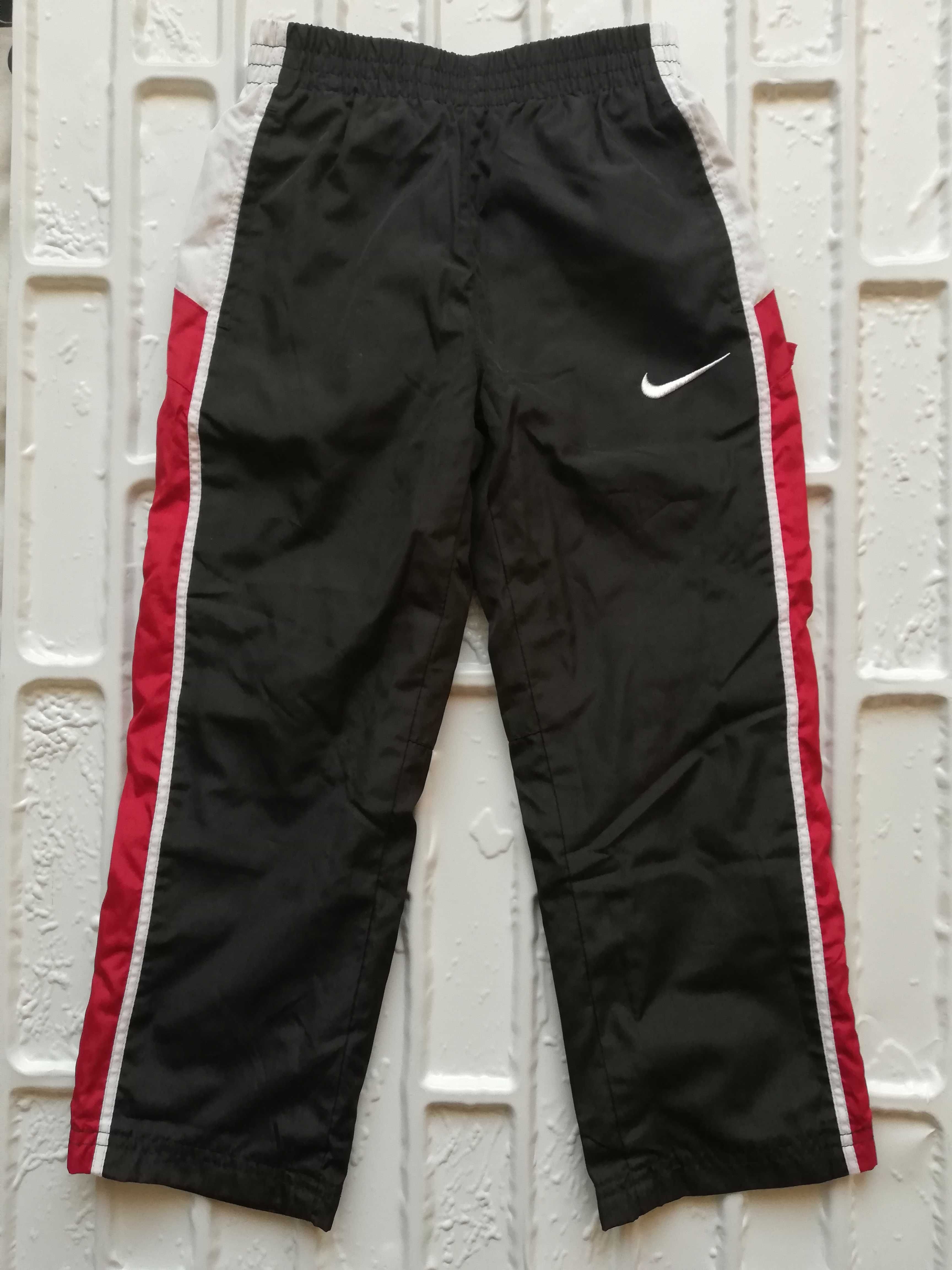 Nowe spodnie Nike rozmiar 104